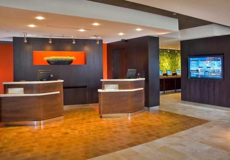 Khách sạn Courtyard By Marriott Times Square West 3*