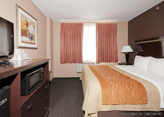 Travelodge By Wyndham Queens Khách sạn