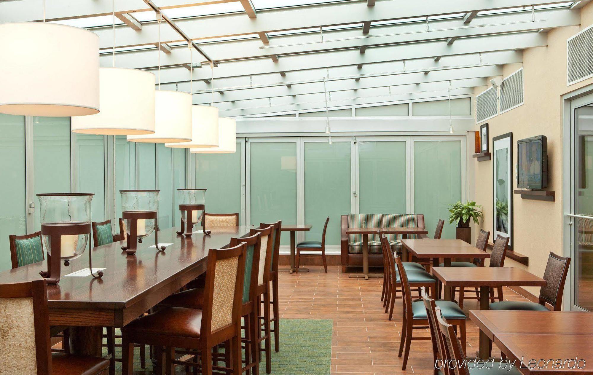 Hampton Manhattan Grand Khách sạn