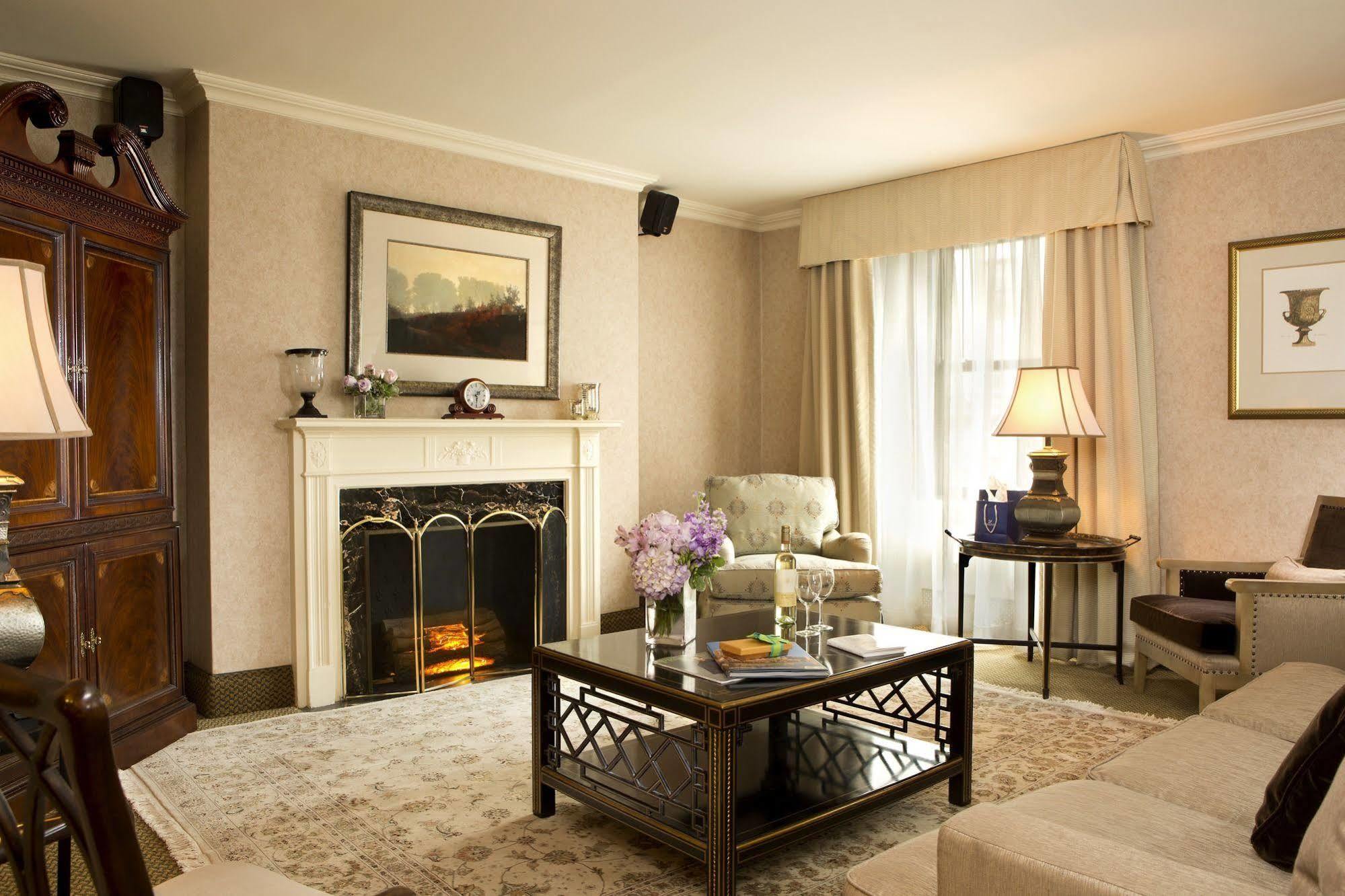 The Roosevelt Khách sạn 4*
