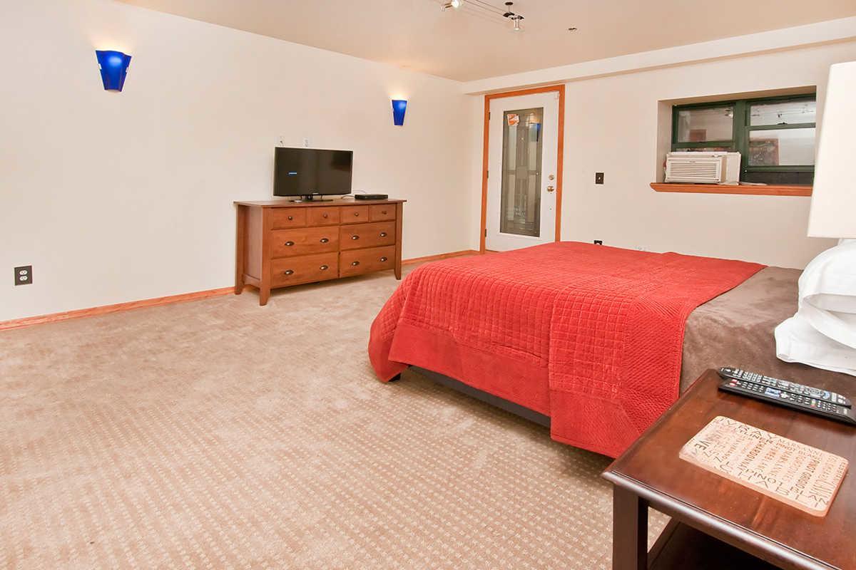 Luxury Living Suites *