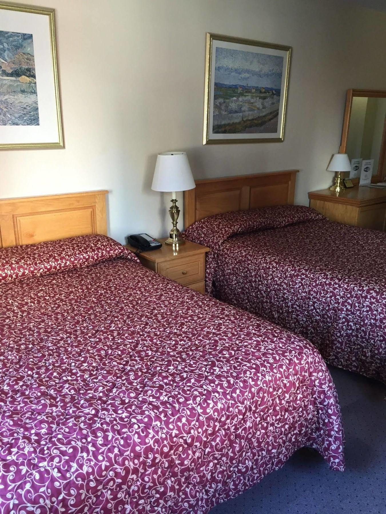 Khách sạn Chelsea Savoy