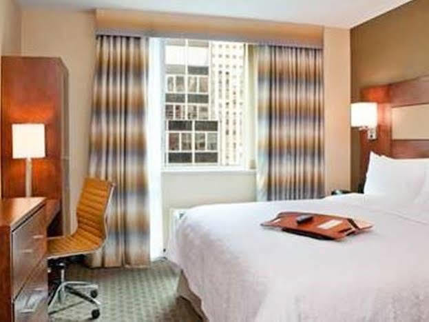Hampton Manhattan Grand Khách sạn