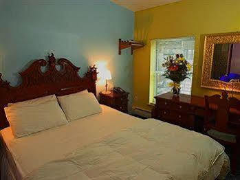Chelsea Star Hotel 2*