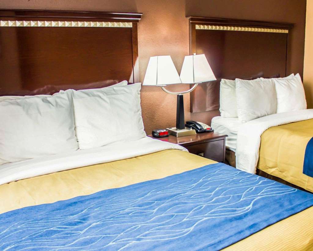 Travelodge By Wyndham Queens Khách sạn 3*