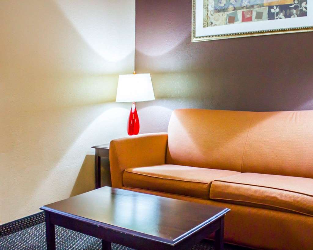 Travelodge By Wyndham Queens Khách sạn