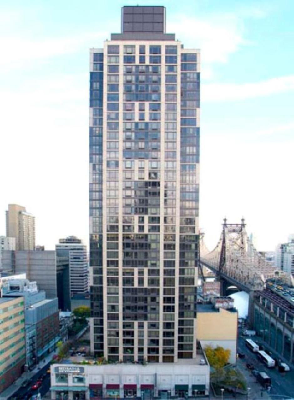 Căn hộ Churchill Living Bridge Tower Place New York