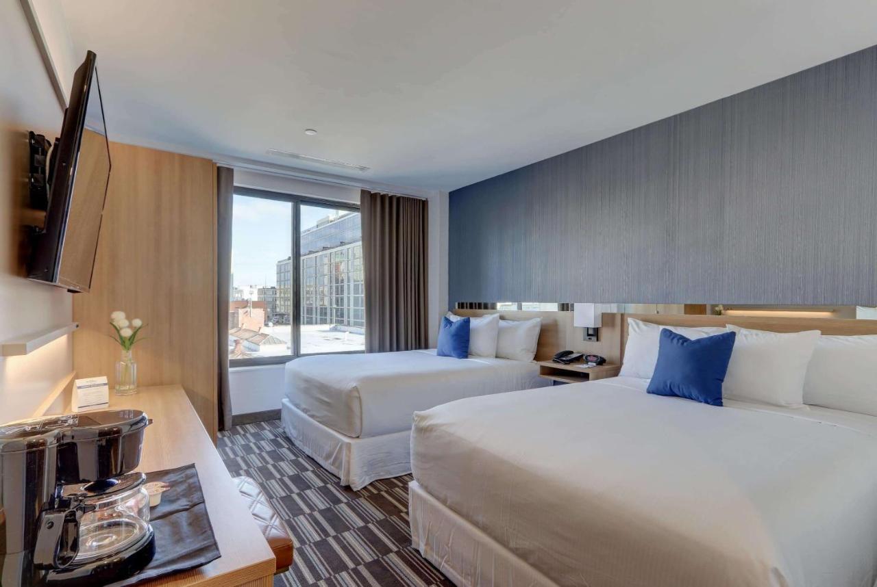 Microtel By Wyndham Long Island Khách sạn