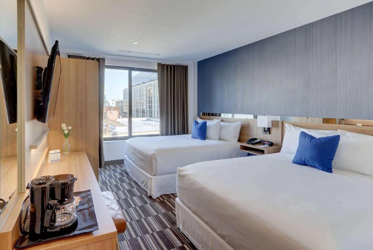 Microtel By Wyndham Long Island Khách sạn 3*