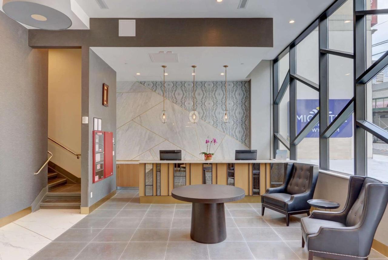 Microtel By Wyndham Long Island Khách sạn