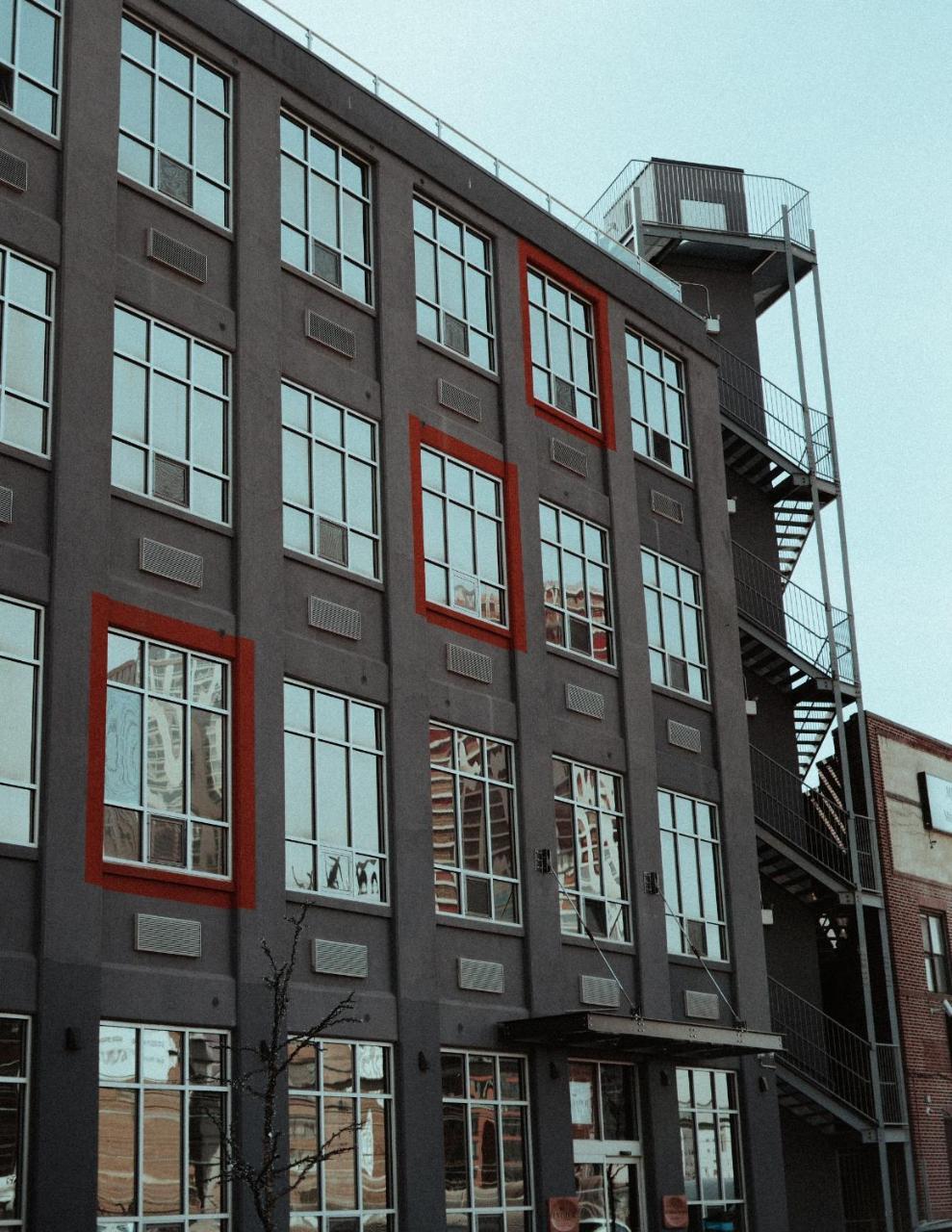 Khách sạn Feather Factory