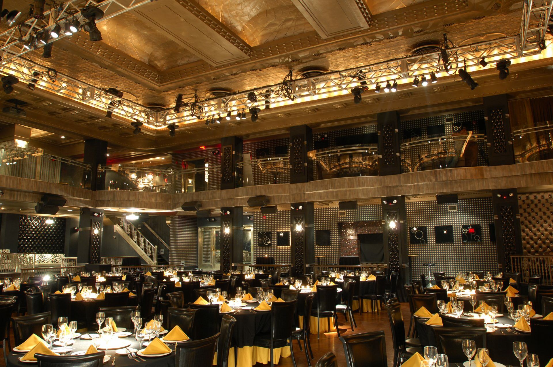 Edison Times Square Khách sạn 4*