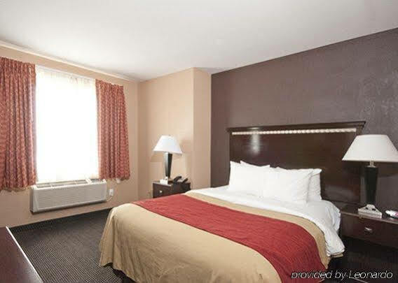 Travelodge By Wyndham Queens Khách sạn 3*