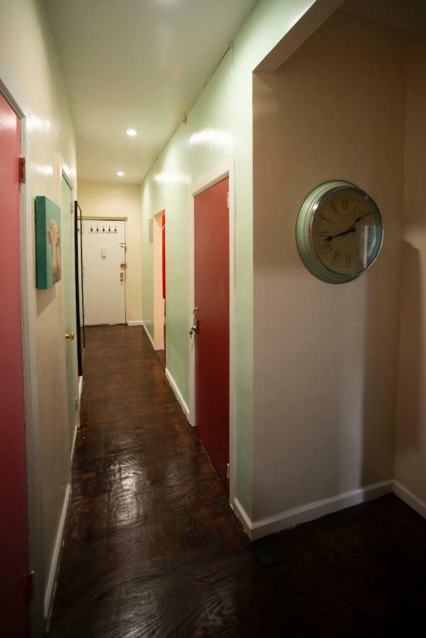 Ở trọ Private In A Shared 15 Minutes To Times Square!