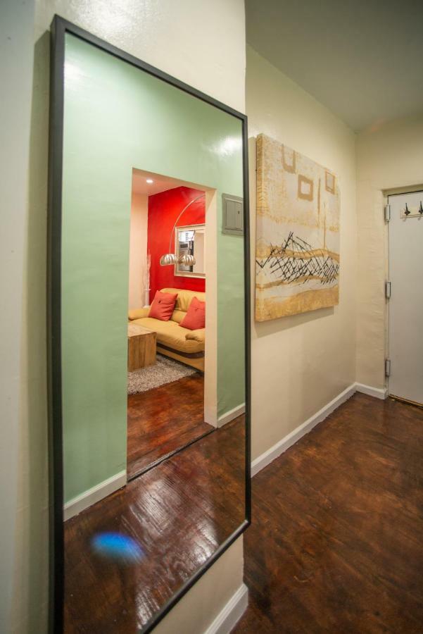 Private In A Shared 15 Minutes To Times Square! Ở trọ