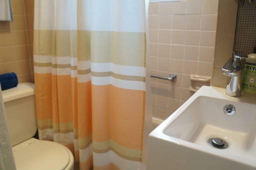 Garden Penthouse 70' - Astoria Apartamento