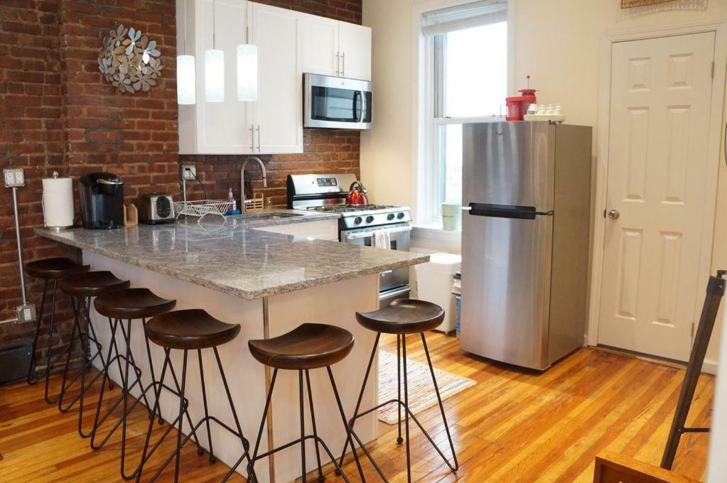 Garden Penthouse 70' - Astoria Apartamento