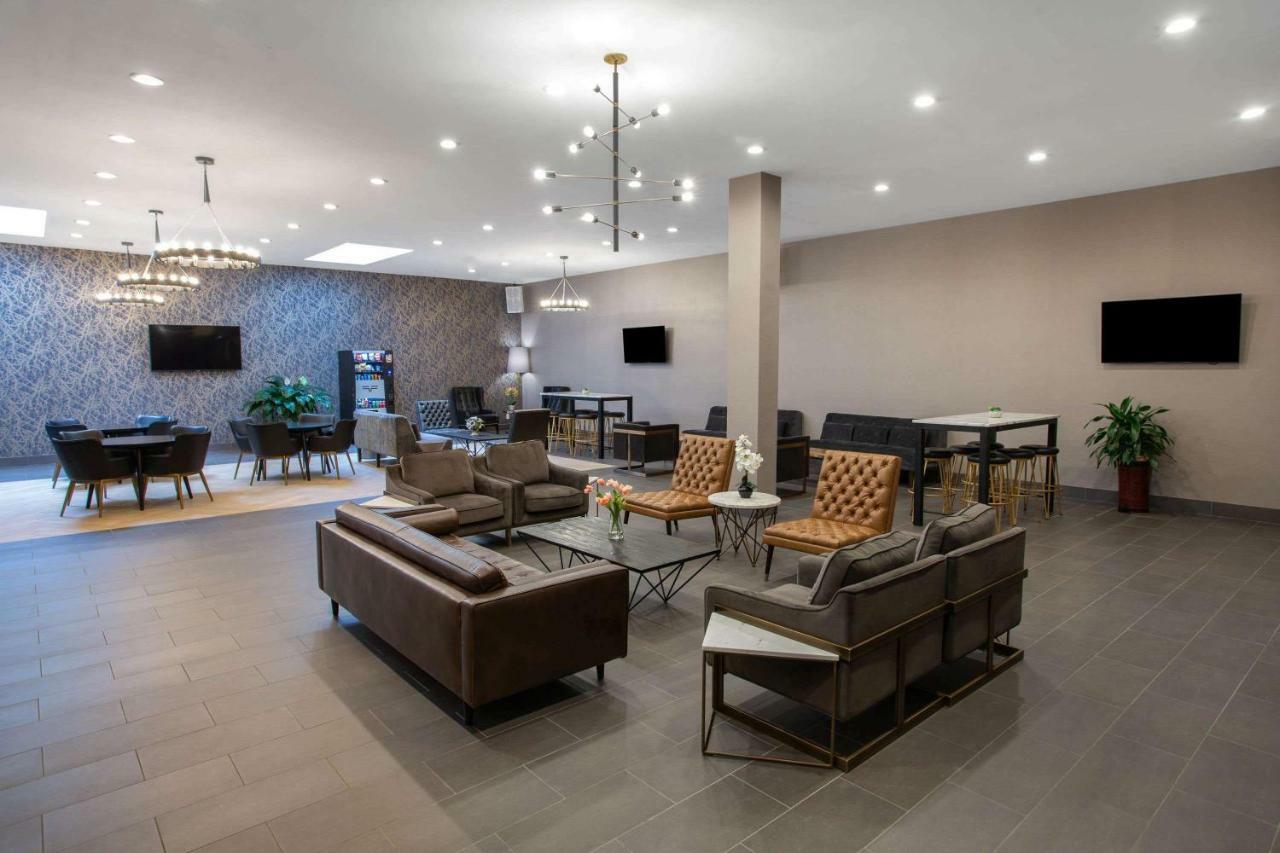 Microtel By Wyndham Long Island Khách sạn