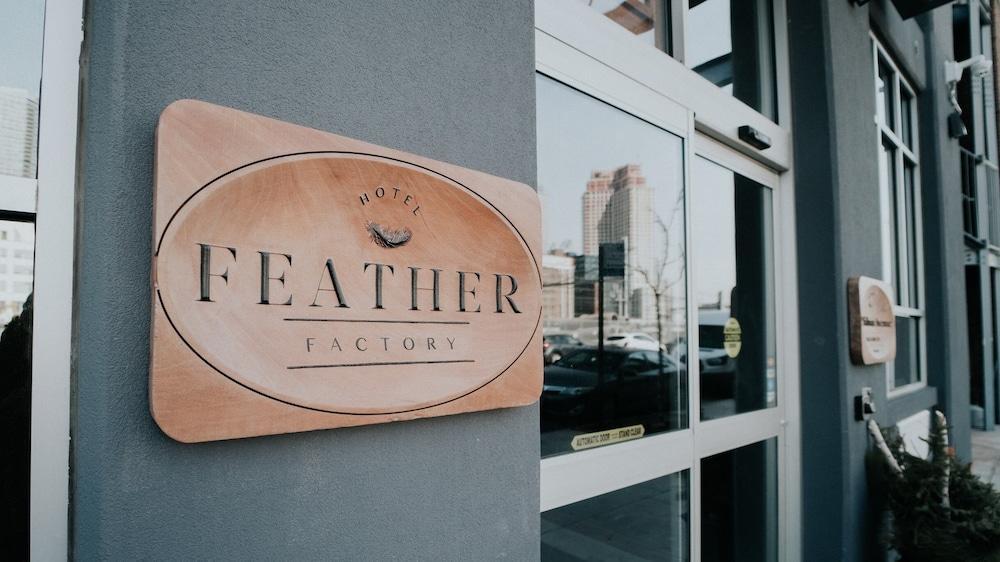 Khách sạn Feather Factory New York