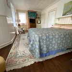 Fort Pl B&B And Gallery