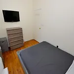 Modern 2 Bed One Bath At West Side