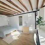 Cozy, Large And Fully Furnished - Near The L Train