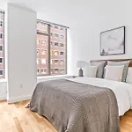 Downtown Modern Apartment With 3Br And 2Ba