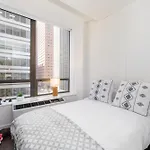 Outstanding & Bright 5Bdr & 2 Bth In Downtown Manhattan