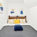 2 Bedroom Cozy Central Apartment