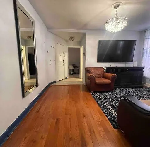 Cozy And Comfortable Apartment