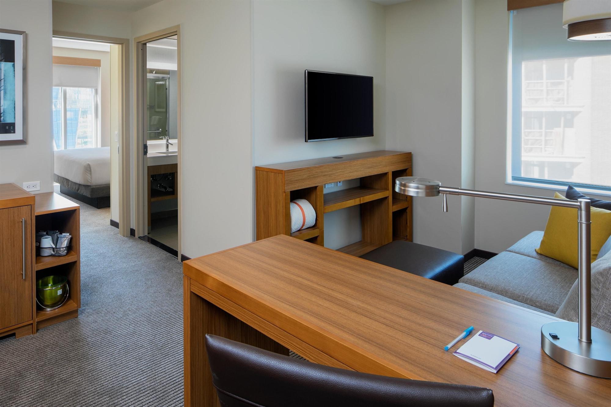Khách sạn Hyatt Place Long Island 3*