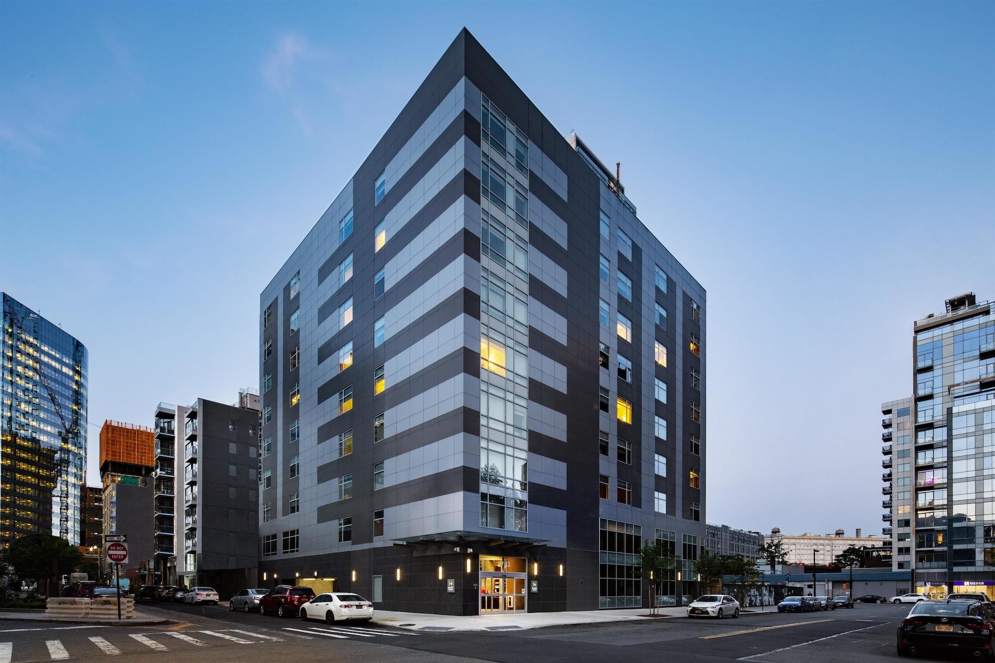 Hyatt Place Long Island Khách sạn 3*