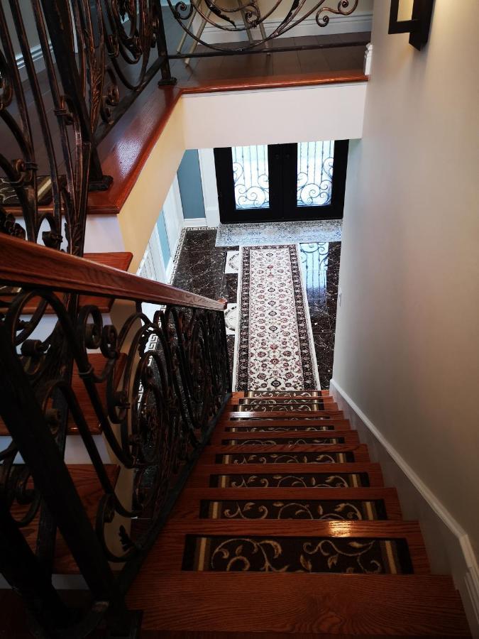 Luxury Hotel-style In Queens, Ở trọ *