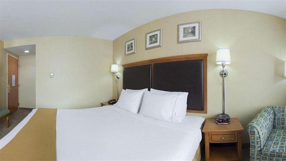 Express Chelsea By Ihg Khách sạn