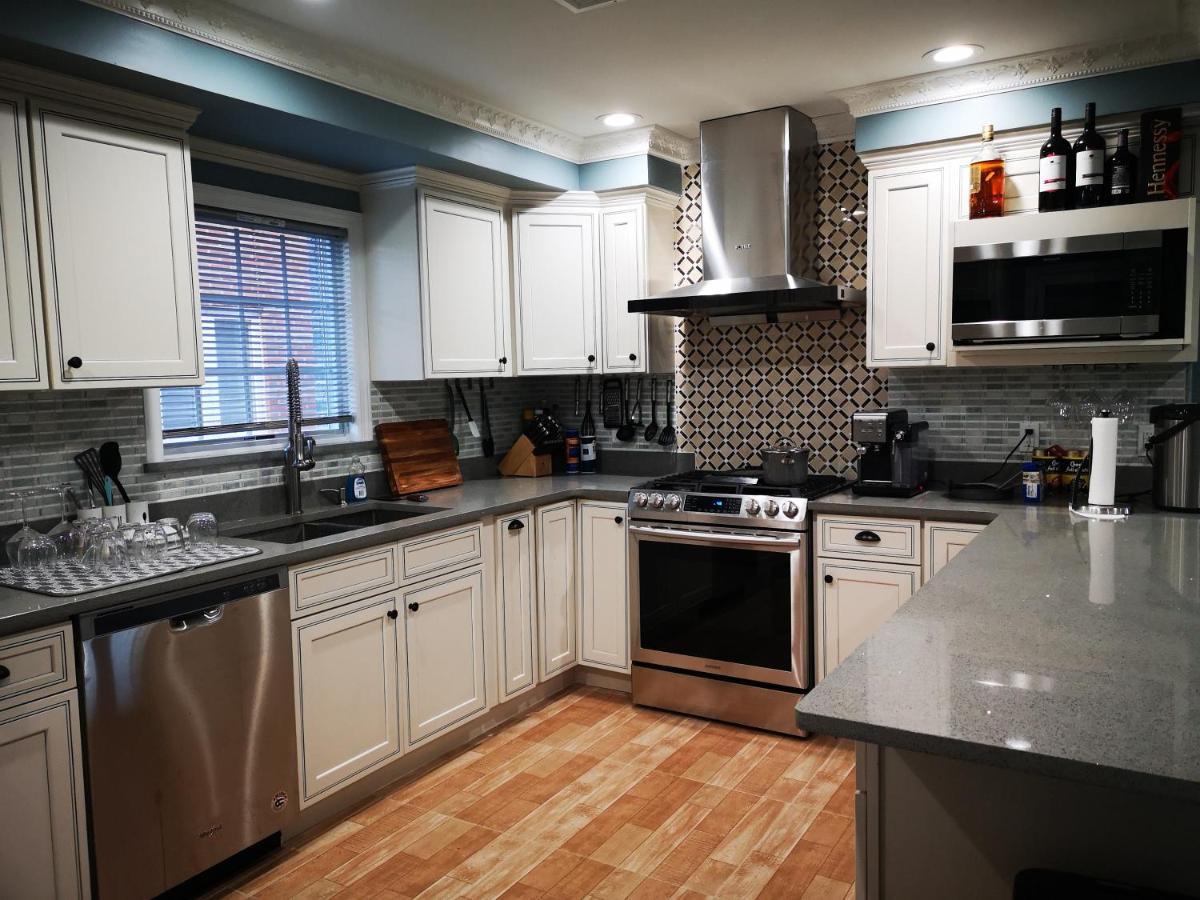 Luxury Hotel-style In Queens, Ở trọ New York