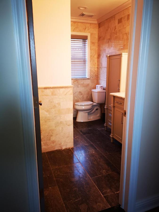 Luxury Hotel-style In Queens, Ở trọ New York