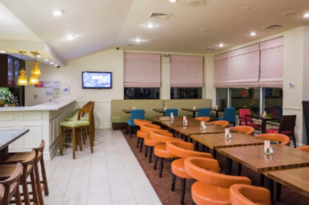 Hilton Garden Queens Jfk - Newly Renovated Khách sạn