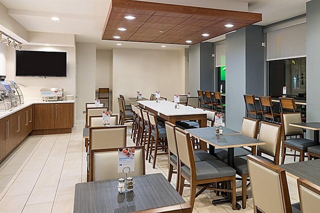 Khách sạn Express Chelsea By Ihg