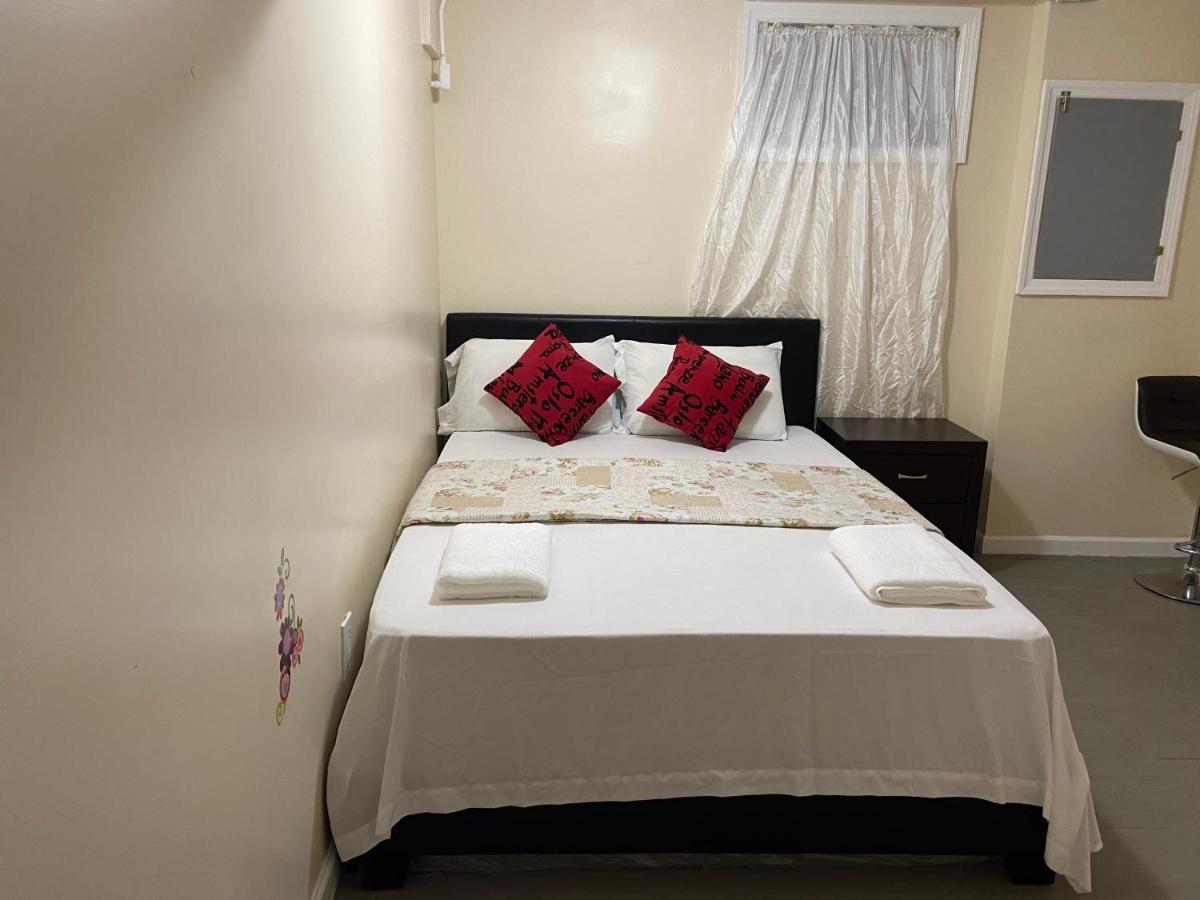 A Private In Queens * Nova York