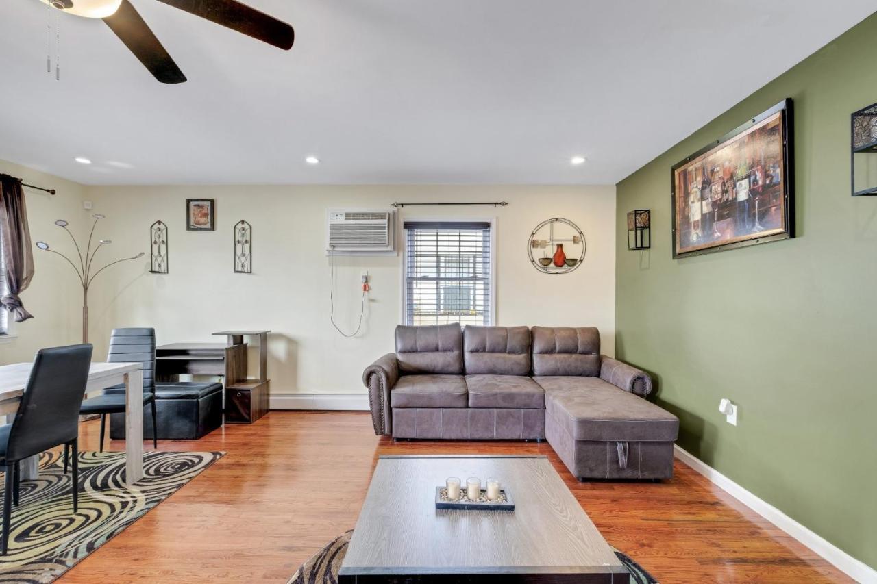 Modern Cozy 3br Just 10 Mins From Jfk! Casa de férias Nova York
