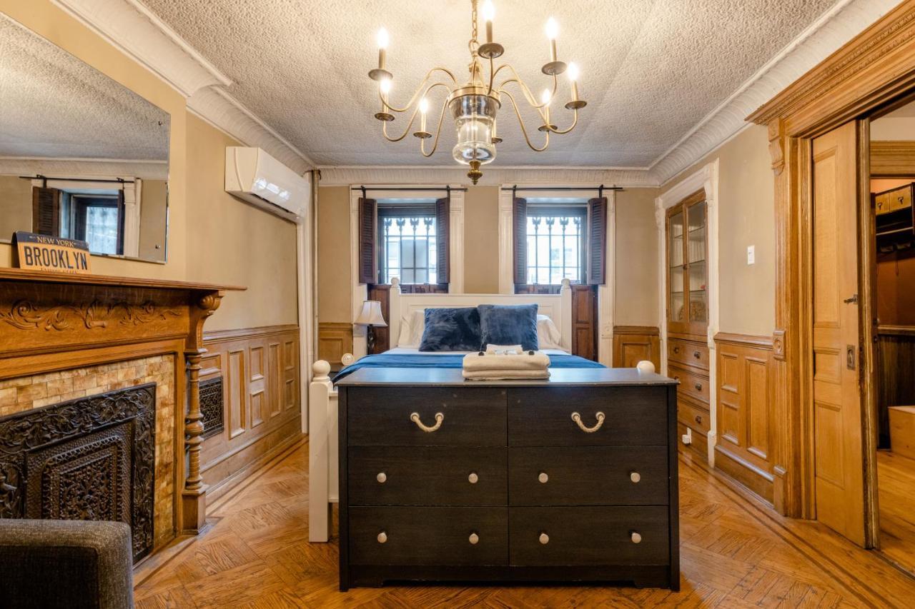 Căn hộ 1899 Historic Luxury Brooklyn Brownstone *