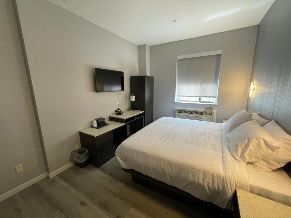 Khách sạn King Brooklyn Sunset Park 2*