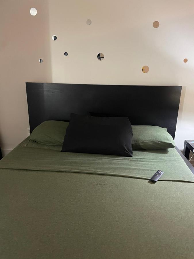 Homestay Brooklyn Blue House *