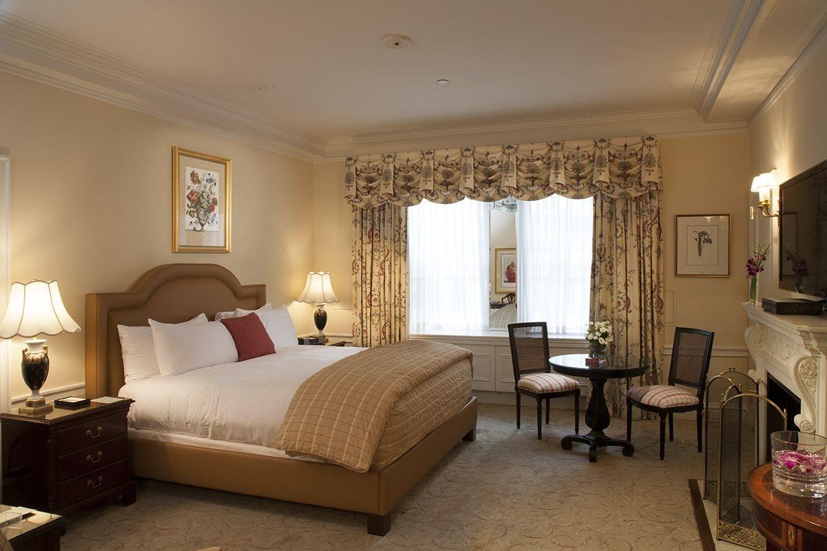 Khách sạn The Sherry Netherland 5*