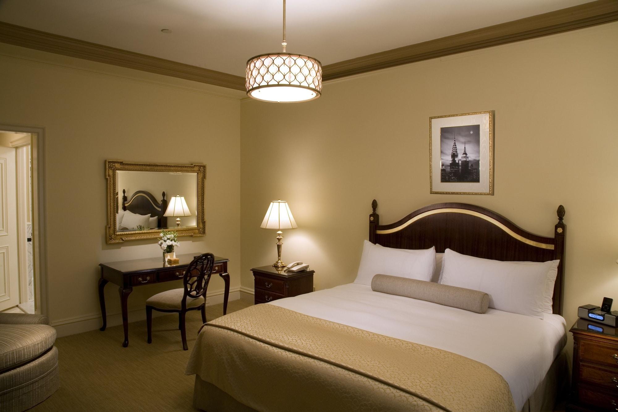 Khách sạn The Sherry Netherland 5*