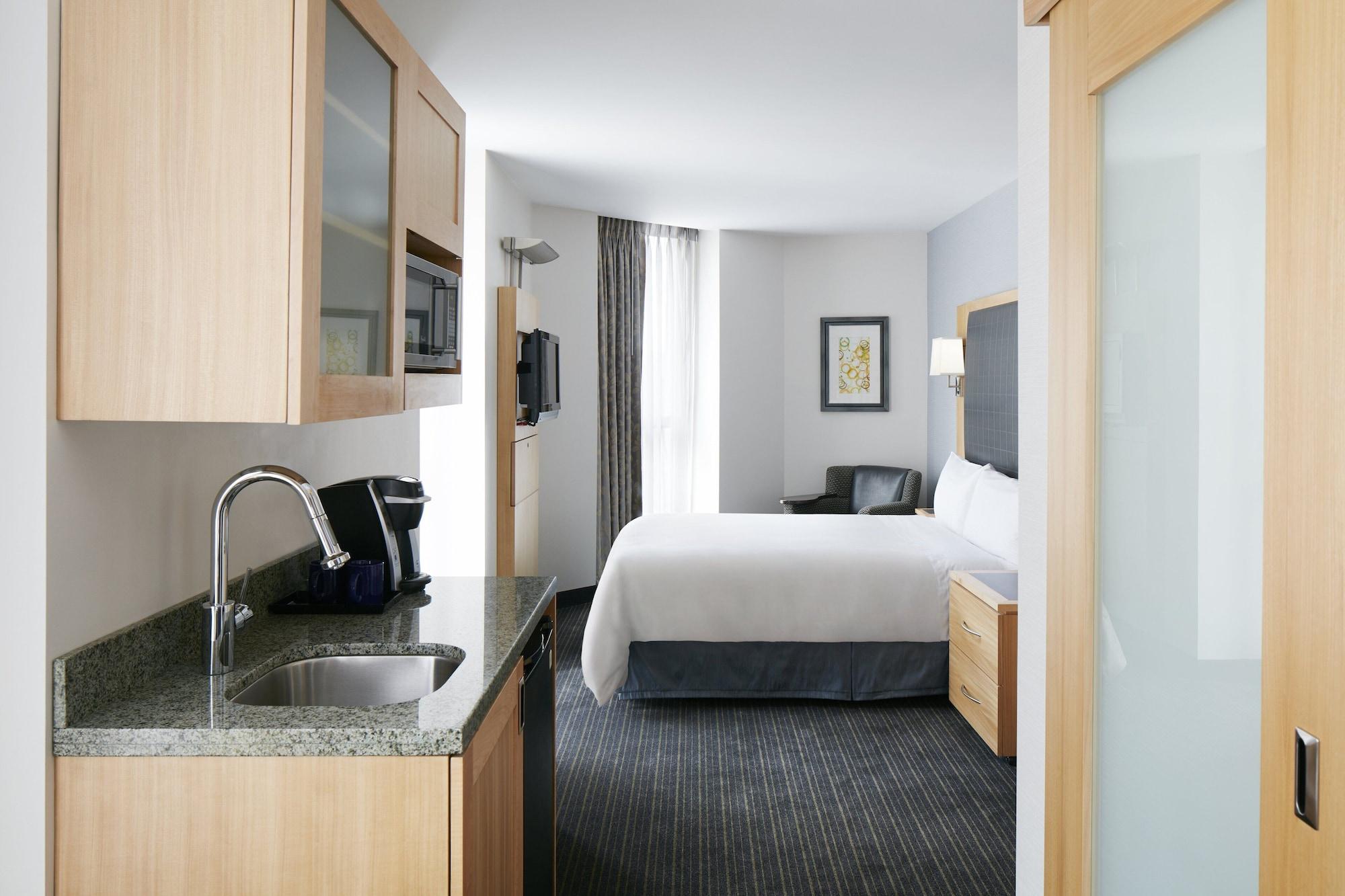 World Center Khách sạn 4*