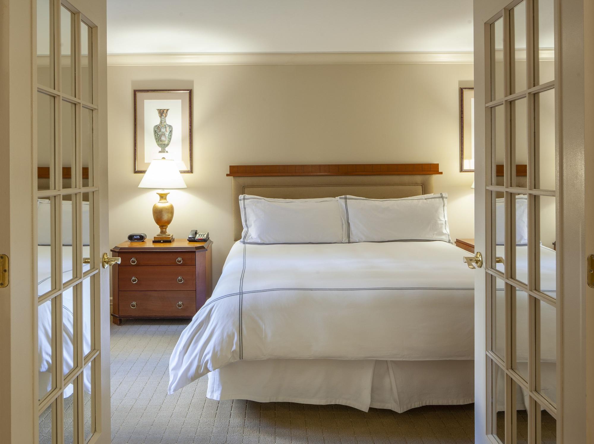 The Manhattan Club Khách sạn 4*