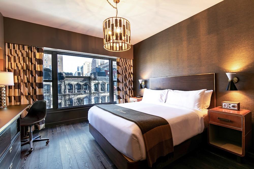 Khách sạn Roxy 4*