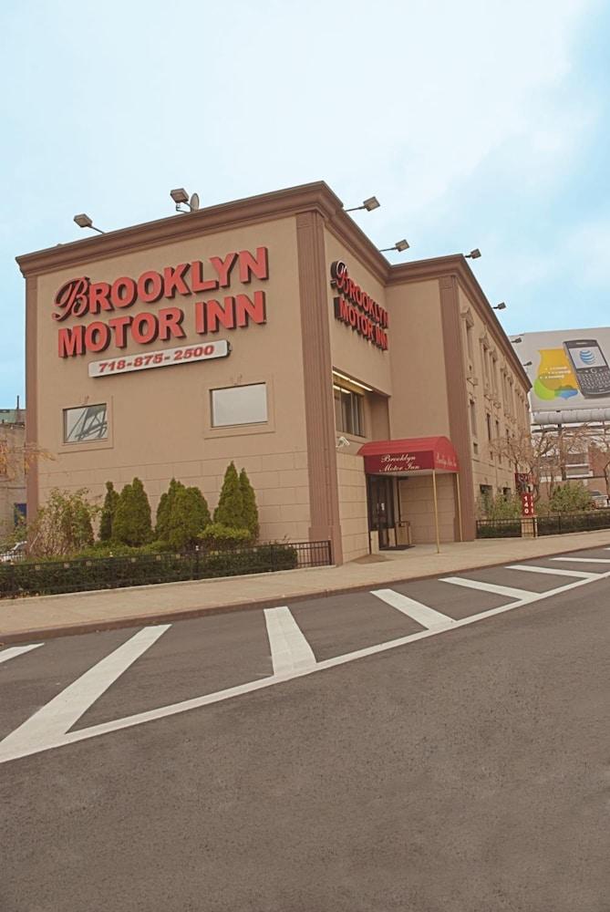 Khách sạn Brooklyn Motor