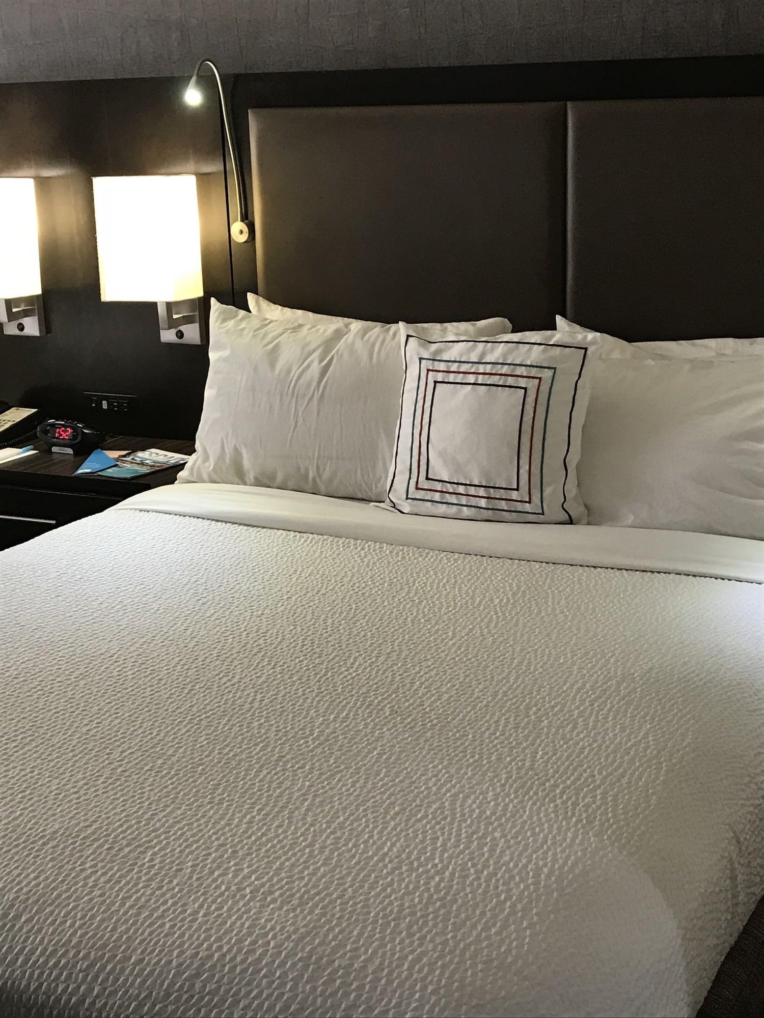 Fairfield & By Marriott Staten Island Khách sạn